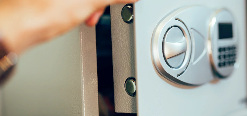 Fingerprint Safe Openers in Windsor, CA