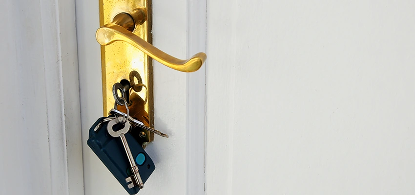 Broken Door Key Extraction in Windsor, CA